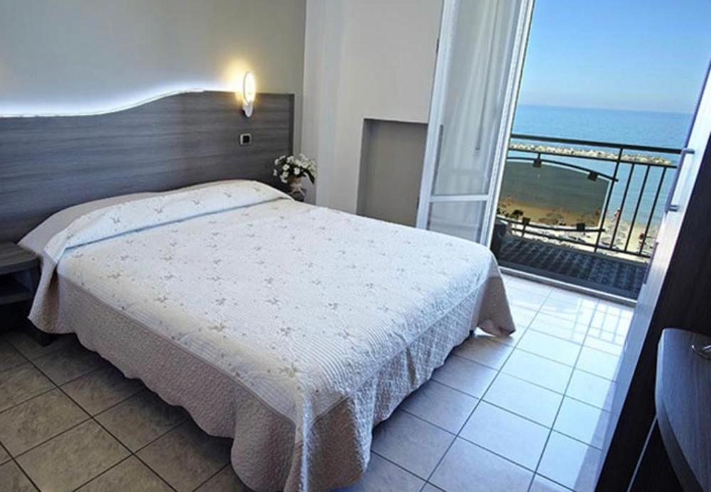 Hotel La Perla Cupra Marittima Eksteriør bilde