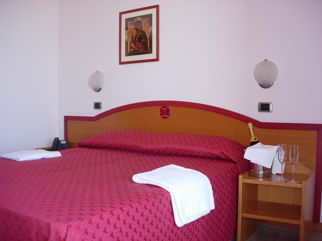 Hotel La Perla Cupra Marittima Rom bilde