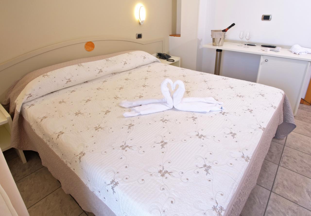 Hotel La Perla Cupra Marittima Eksteriør bilde