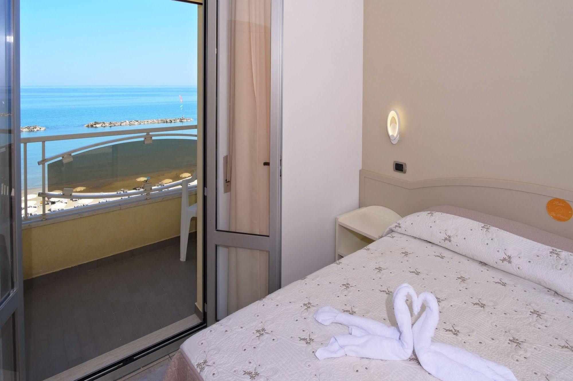Hotel La Perla Cupra Marittima Eksteriør bilde